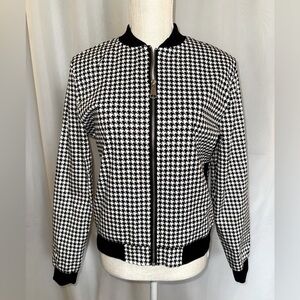 Zeagoo Black and White Houndstooth Women's bomber Jacket. Size Medium. EUC